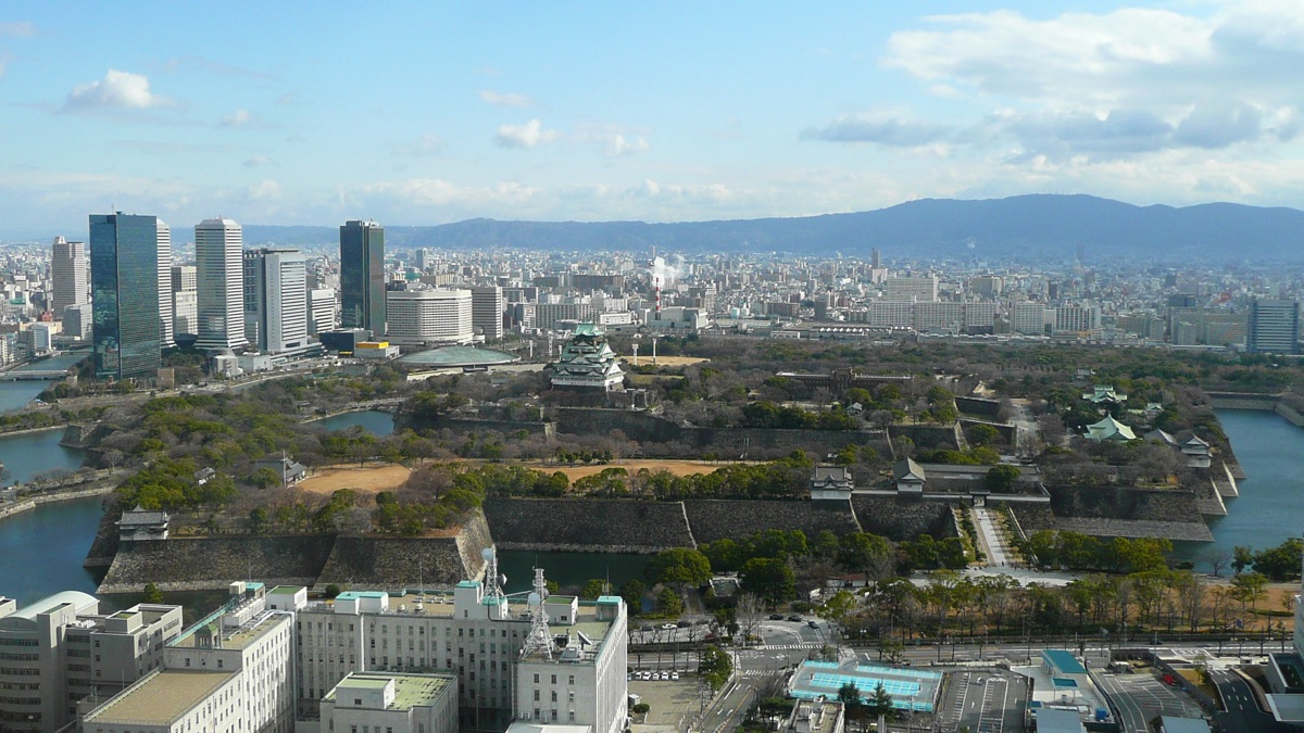 大阪城公園の外堀と石垣